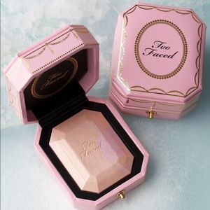Too faced diamond highlighter